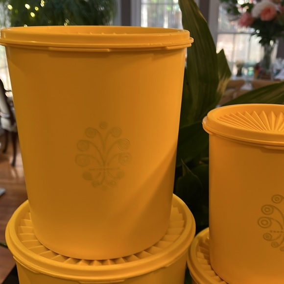 Tupperware - Yellow Nesting Servalier Canister (Set of 4) - Picture 11 of 12